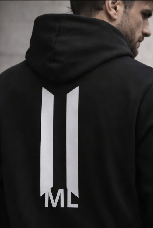 MARLEAU axis hoodie black back print ML logo
MARLEAU hoodie men black.
MARLEAU hodie minimal menswear back design.
MARLEAU hoodie male model back view black hoodie